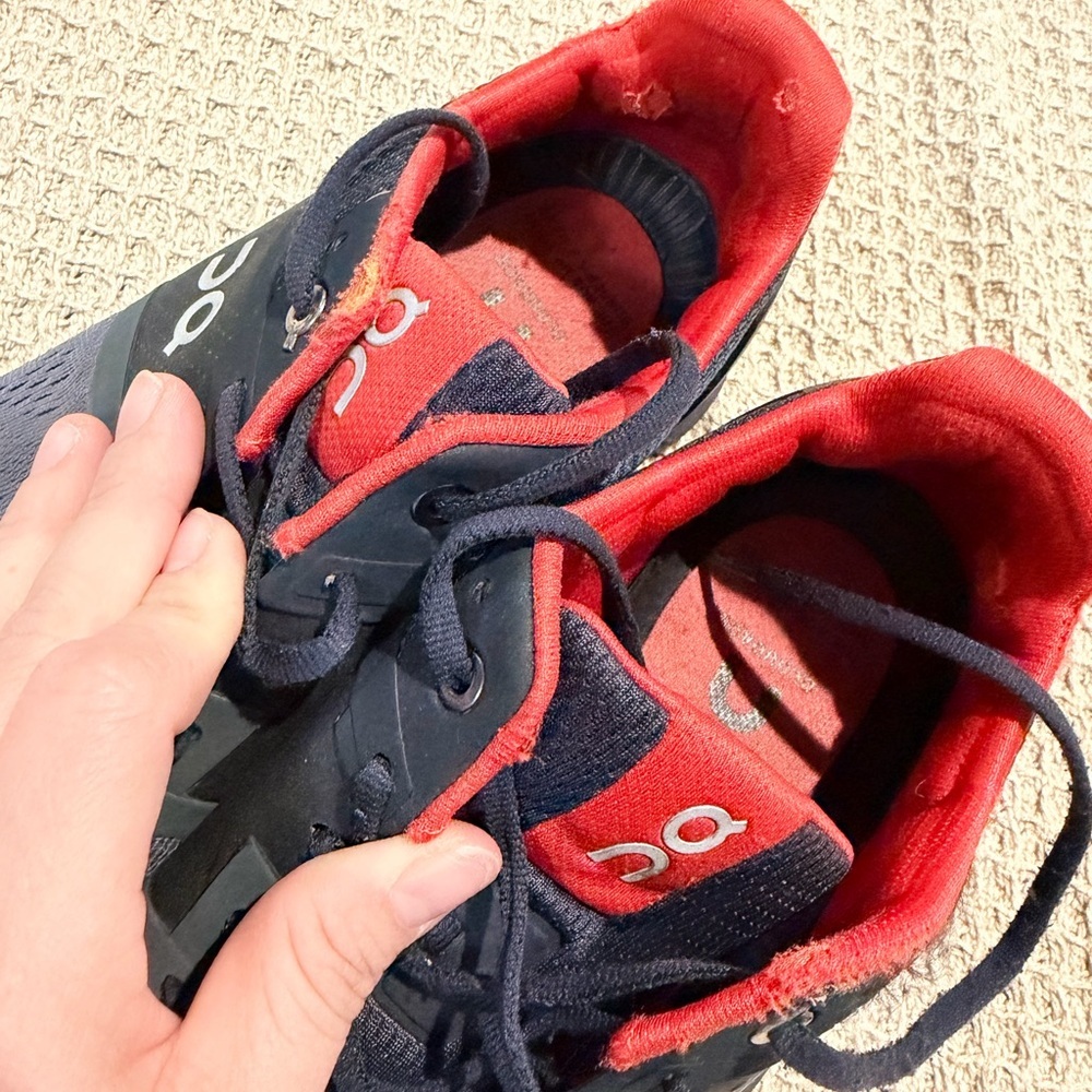 On Running black and Bright Red Shoes - Picture 7 of 8
